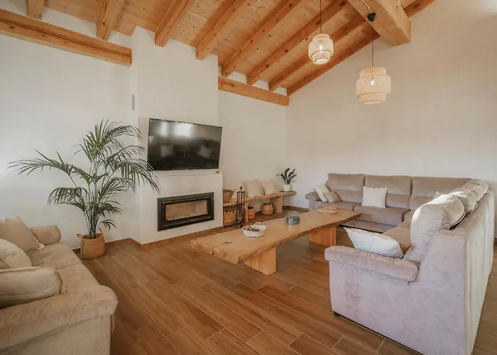 別荘 En Trigales *